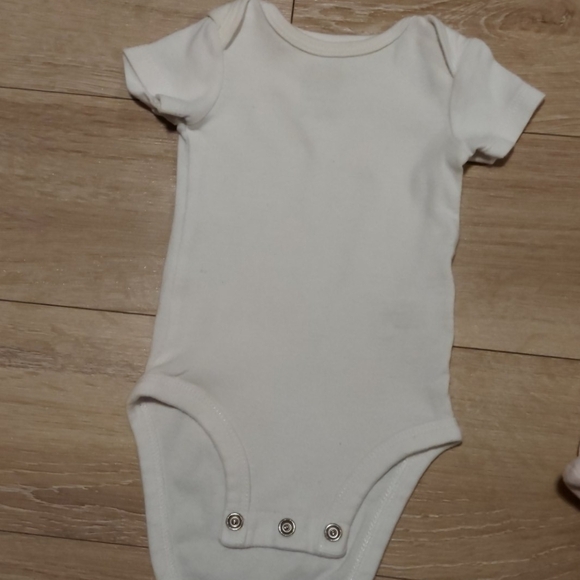 New born size onsies - Picture 5 of 6